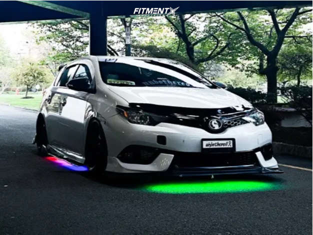2017 Toyota Corolla IM Base with 18x9 JNC Jnc010 and Vercelli 215x40 on ...