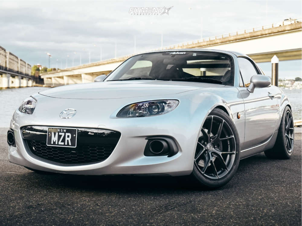 2006 Mazda MX-5 Miata Sport with 17x9 Icon Forged IF109 and
