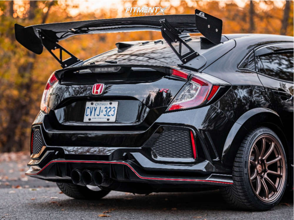 2017 Honda Civic Type R with 18x9.5 Superspeed Rf03rr and Nexen 255x35 ...