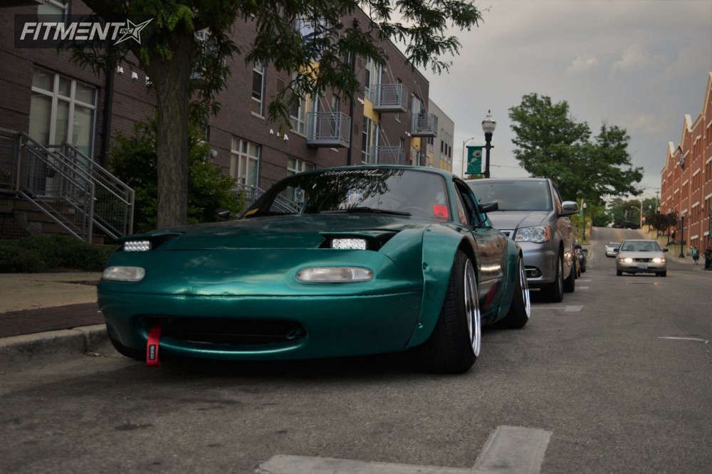 1990 Mazda MX-5 Miata Base with 16x10.5 Diamond Racing and Continental ...