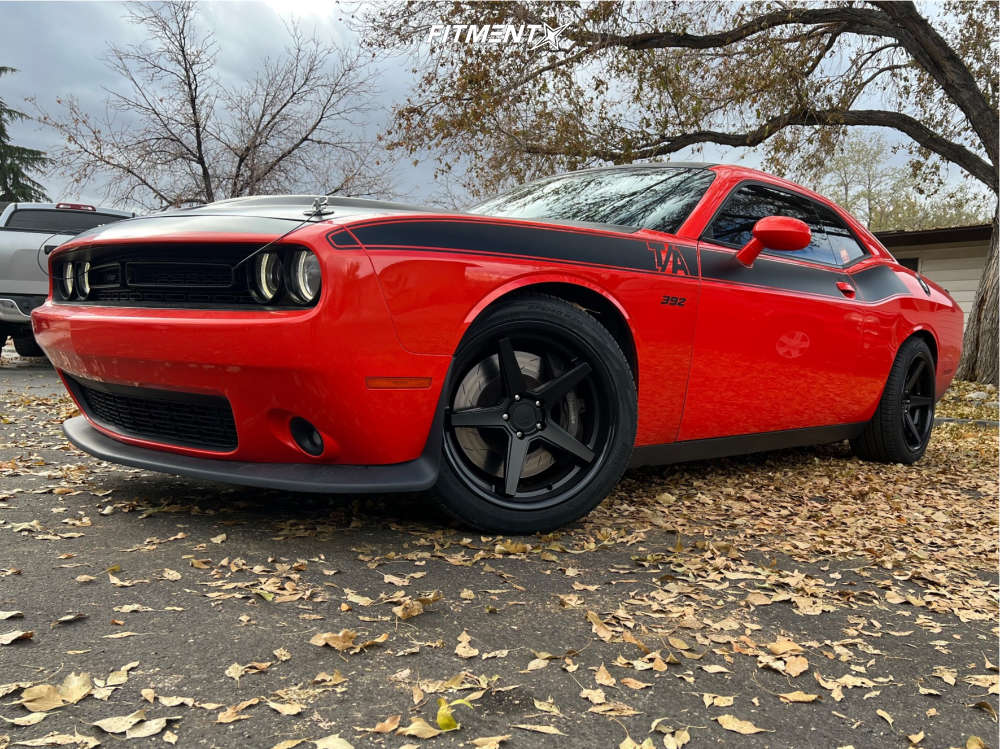 2018 Dodge Challenger T/A 392 with 20x10 Ferrada Fr3 and Pirelli