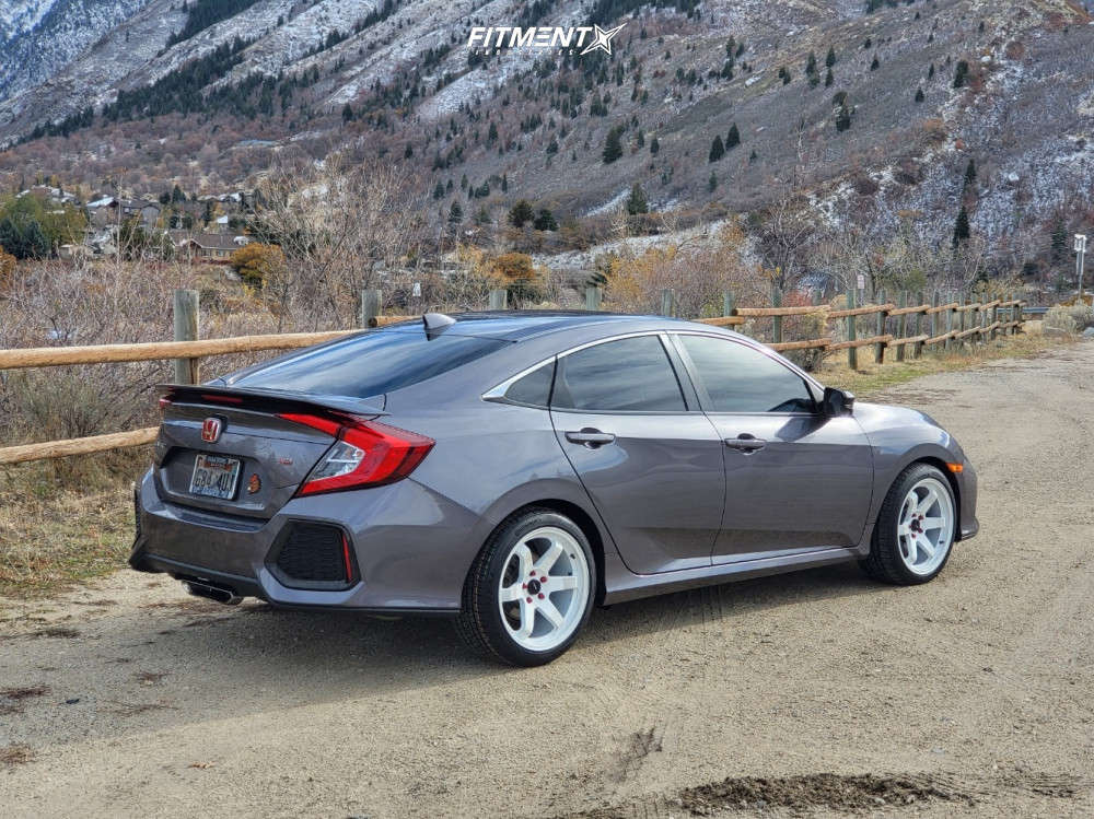 2018 Honda Civic Si with 18x9.5 AVID1 Av6 and Continental 245x40 on ...