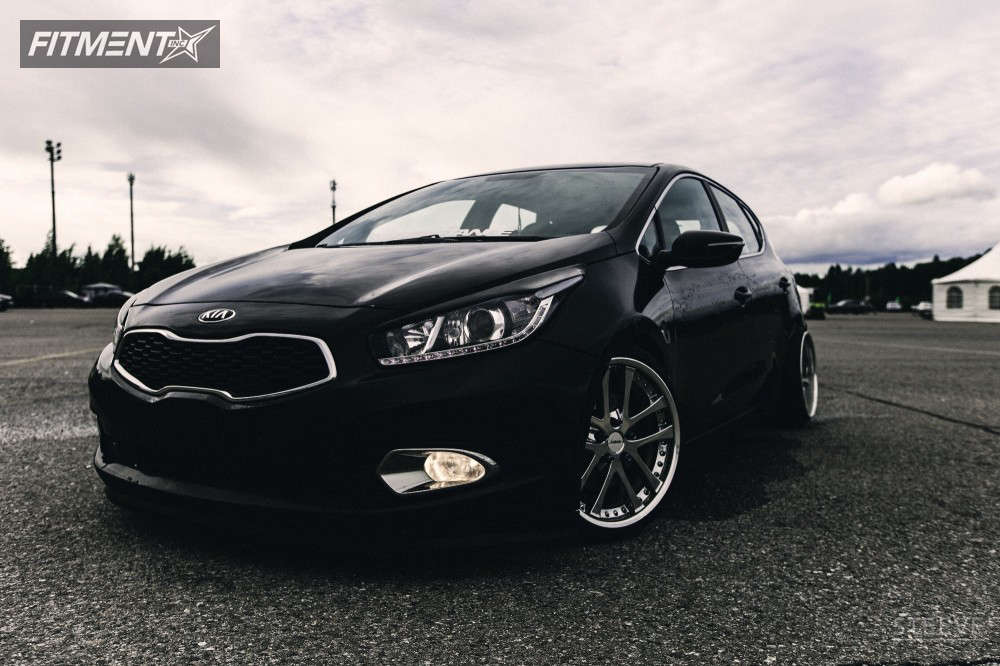 2014 Kia Rondo LX with 18x8.5 Weds Vishunu and Sailun 215x35 on Air ...