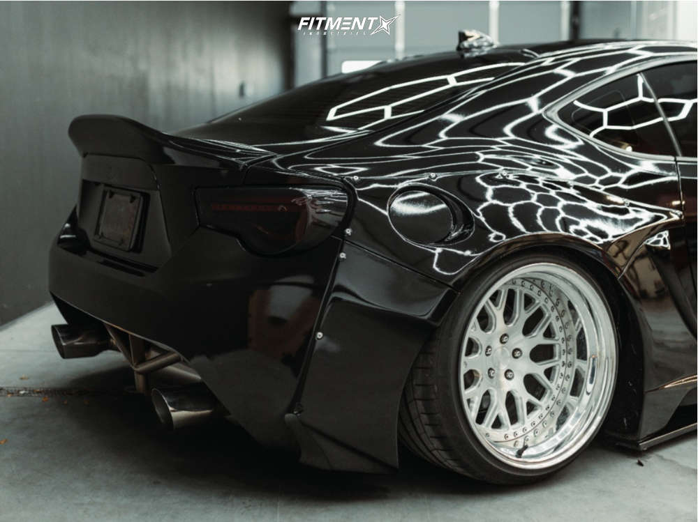 2017 Toyota 86 Base with 18x11.5 ESR Classic ES1 Classic and