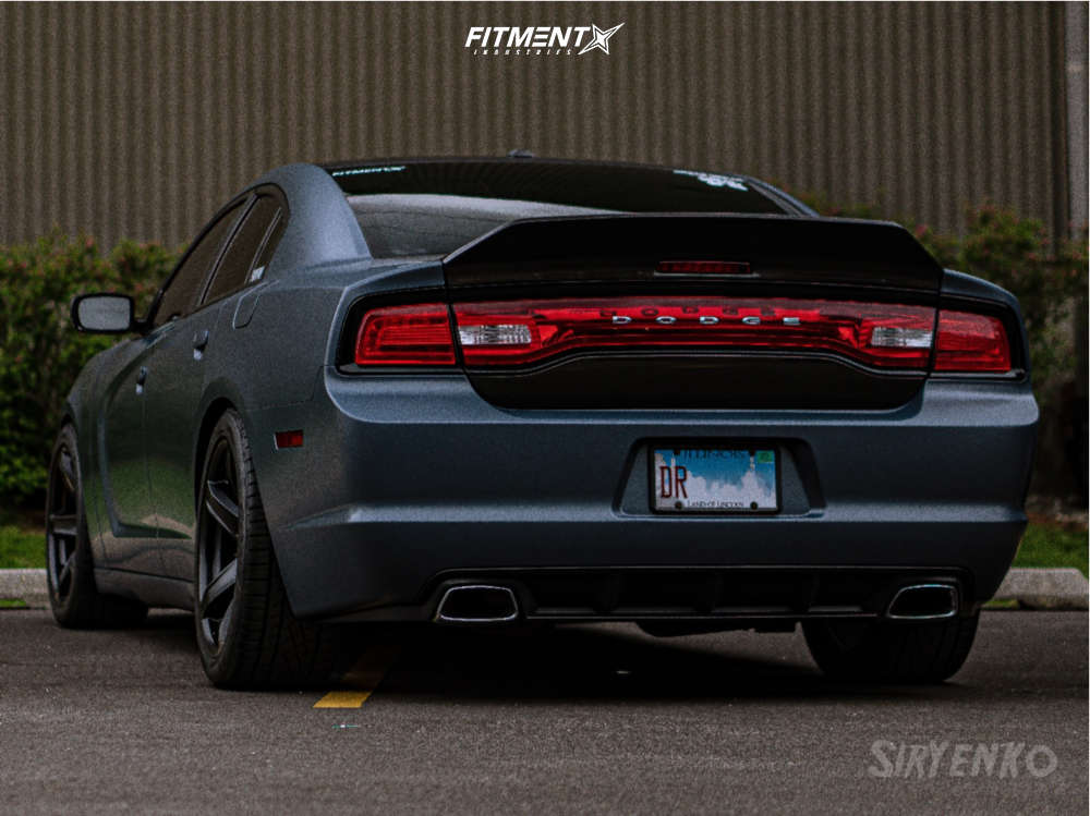 CORSA Xtreme / 2.5 in Cat-Back Single 3.5 in Tips | 05-10 Charger Magnum Chrysler 300 5.7L (14439) main image 0