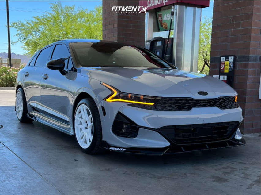 2021 Kia K5 GT-Line with 18x8.5 ESR Cs8 and Continental 235x40 on