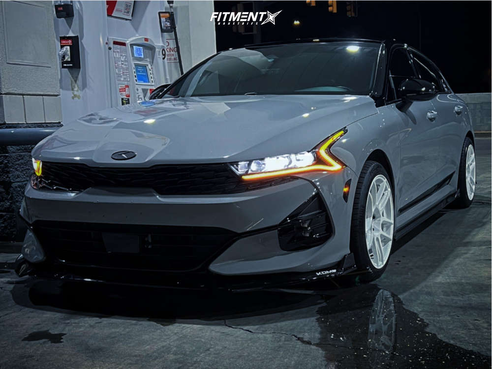 2021 Kia K5 GT-Line with 18x8.5 ESR Cs8 and Continental