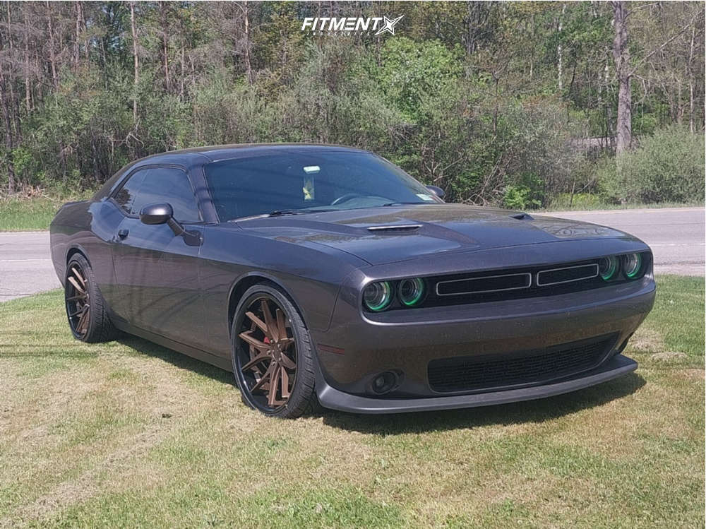 2015 Dodge Challenger R/T with 22x9.5 Ferrada FR2 and Venom Power