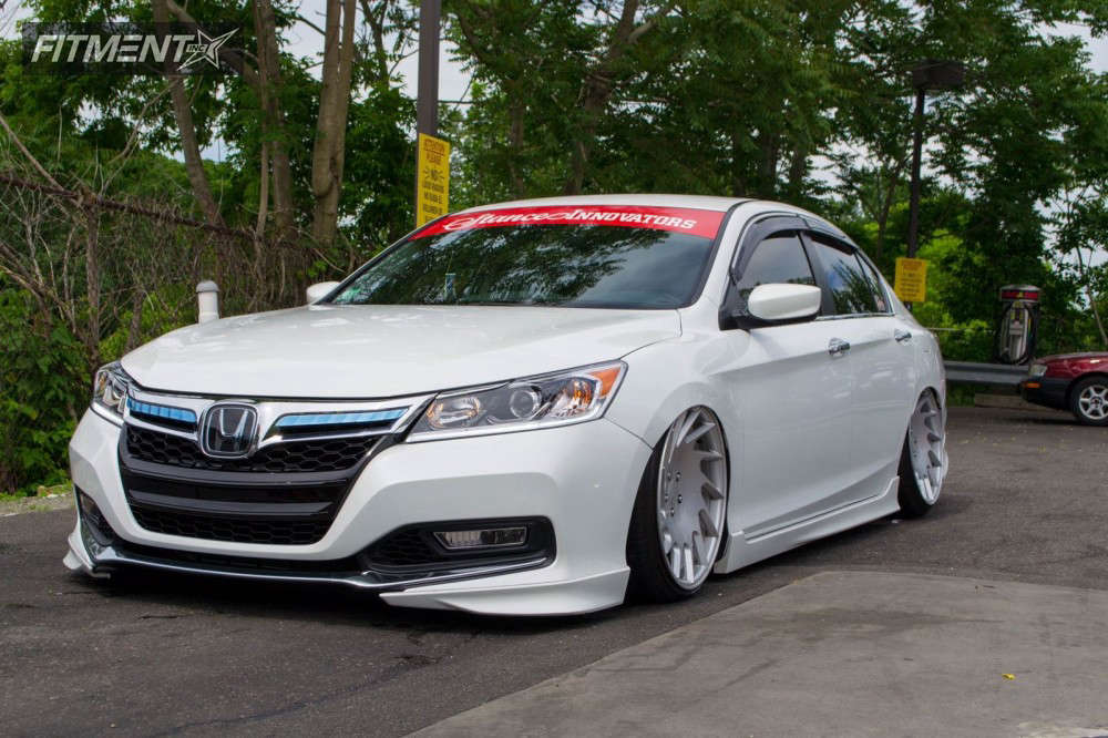 2014 Honda Accord LX with 20x10.5 Vossen VLE-1 and Accelera 225x35