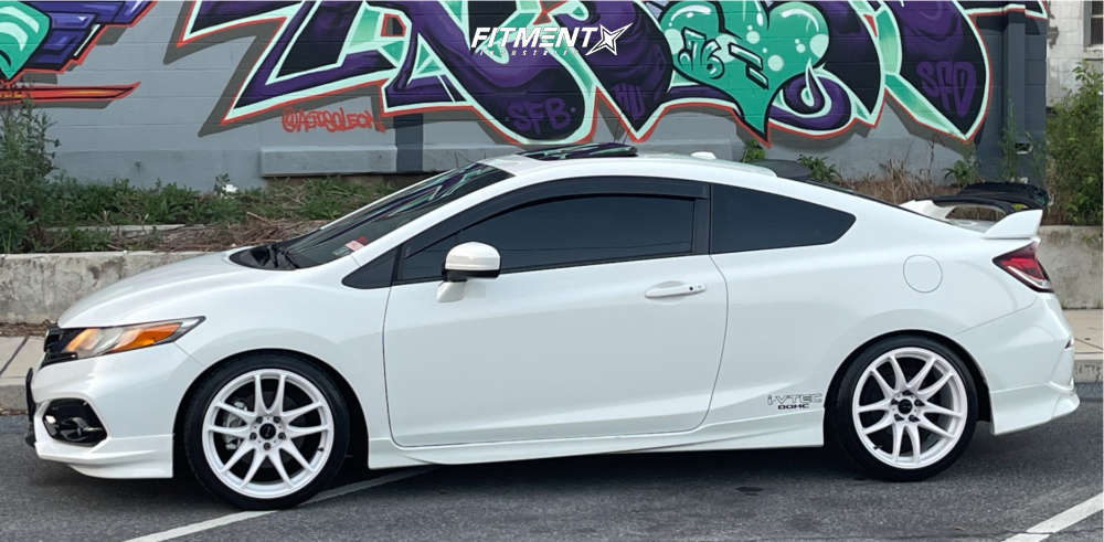 2015 Honda Civic Si with 18x8.5 Vors Tr4 and Nitto 225x40 on