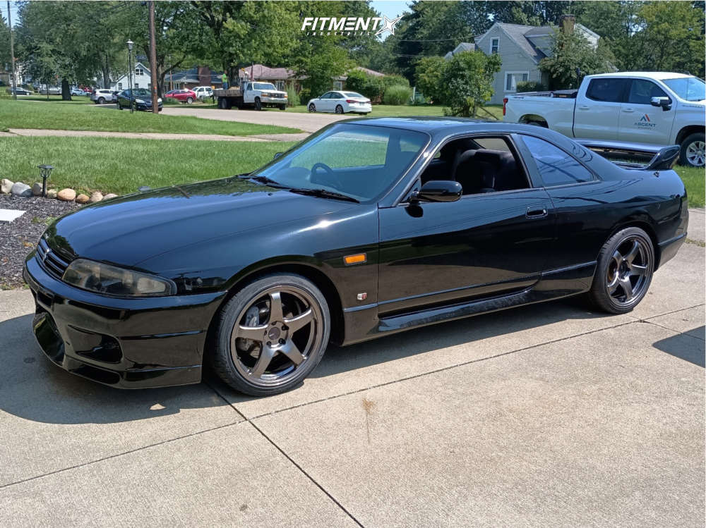 1993 Nissan Skyline GTS25T with 18x8.5 Enkei Pf05 and Kumho
