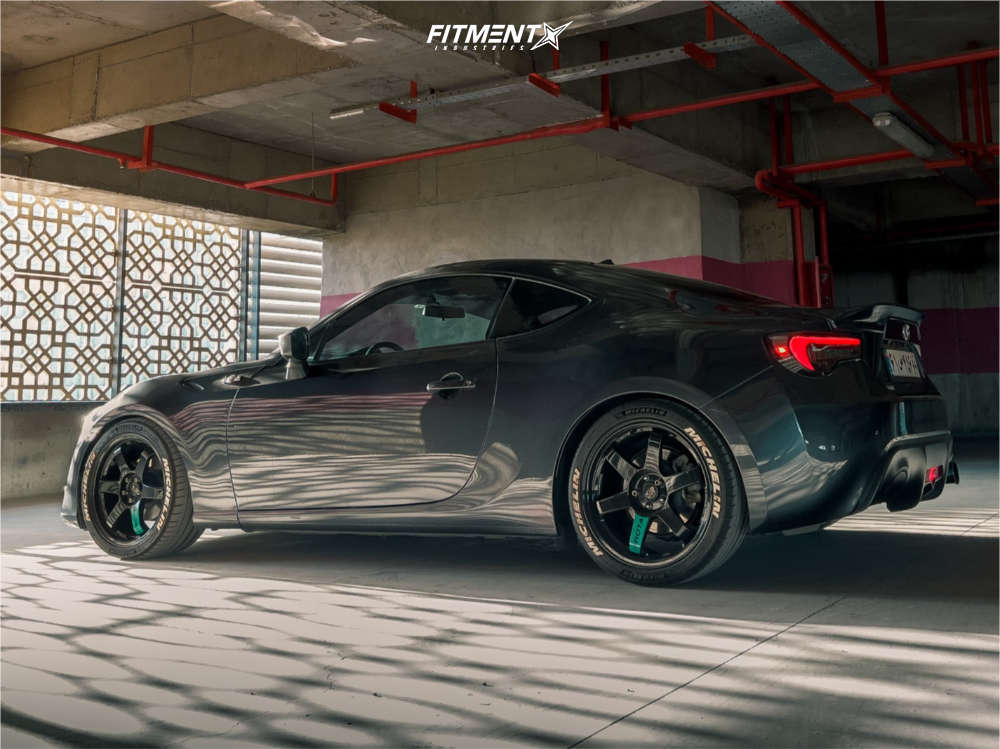 2013 Toyota 86 Base with 18x8.5 Rota Grid and Michelin 255x35 on