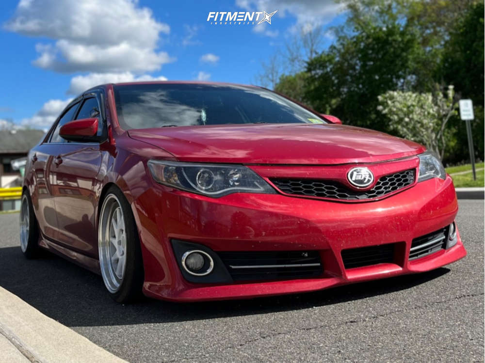 2014 Toyota Camry SE with 18x8.5 ESR SR09 and Federal 225x40 on ...