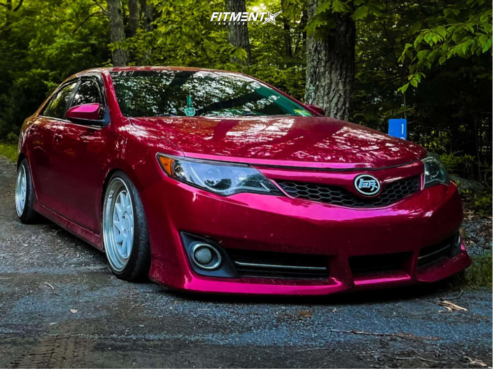 2014 Toyota Camry SE with 18x8.5 ESR SR09 and Federal 225x40 on ...