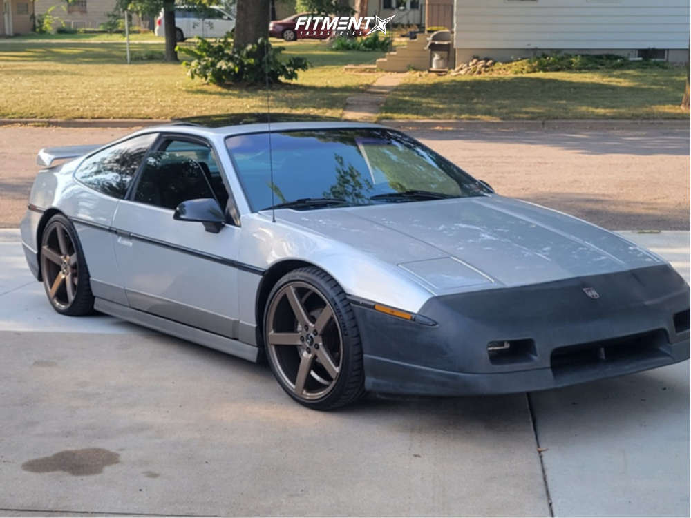 1987 Pontiac Fiero GT with 18x8 JNC JNC026 and Michelin 215x35 on ...