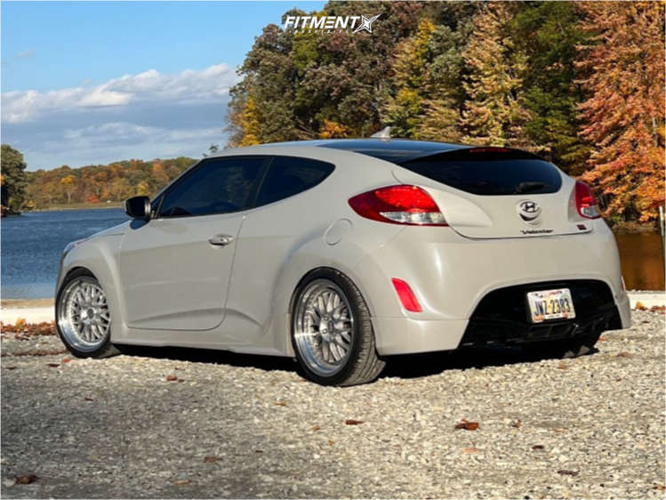 2013 Hyundai Veloster Base with 18x9.5 ESR Sr01 and Lionhart 215x40 on