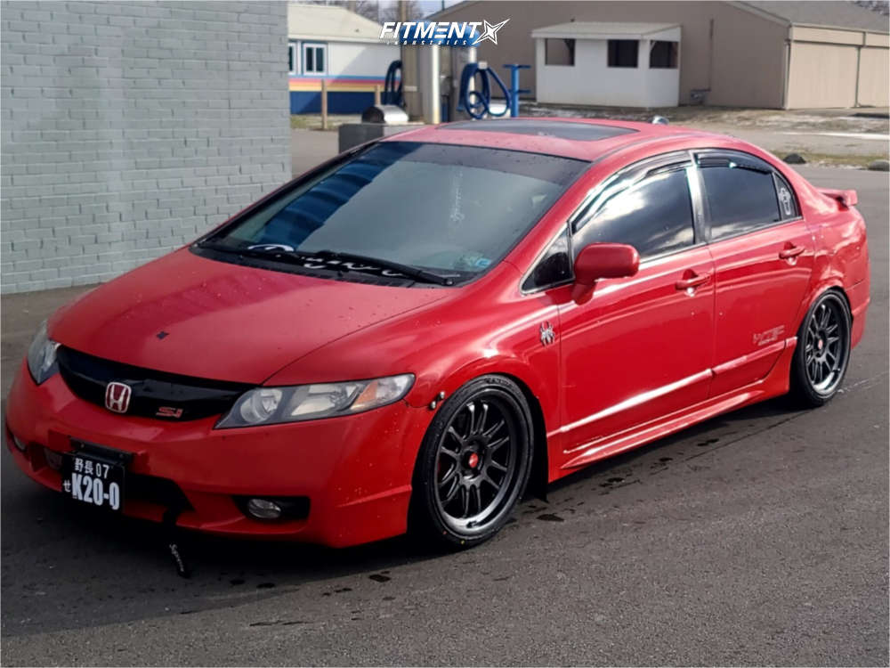 2007 Honda Civic Si with 18x8.5 Aodhan Ah07 and Lexani 225x40 on