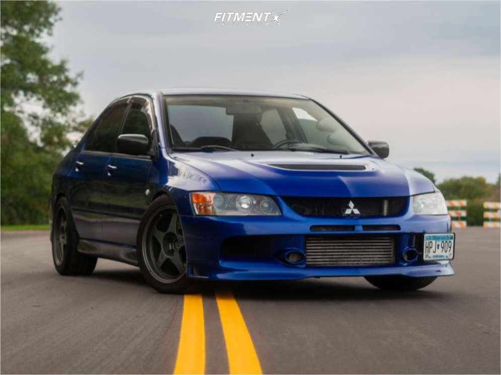 2006 Mitsubishi Lancer Evolution with 17x9 Desmond Regamaster Evo