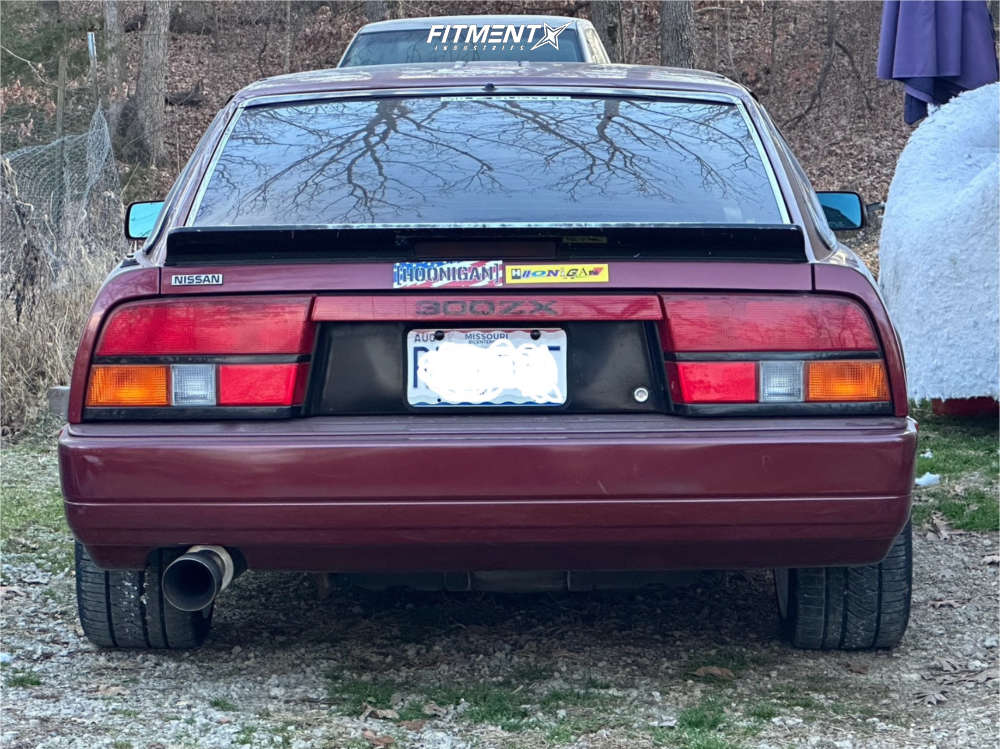 1986 Nissan 300ZX Base with 17x9.5 Cosmis Racing XT-206R and