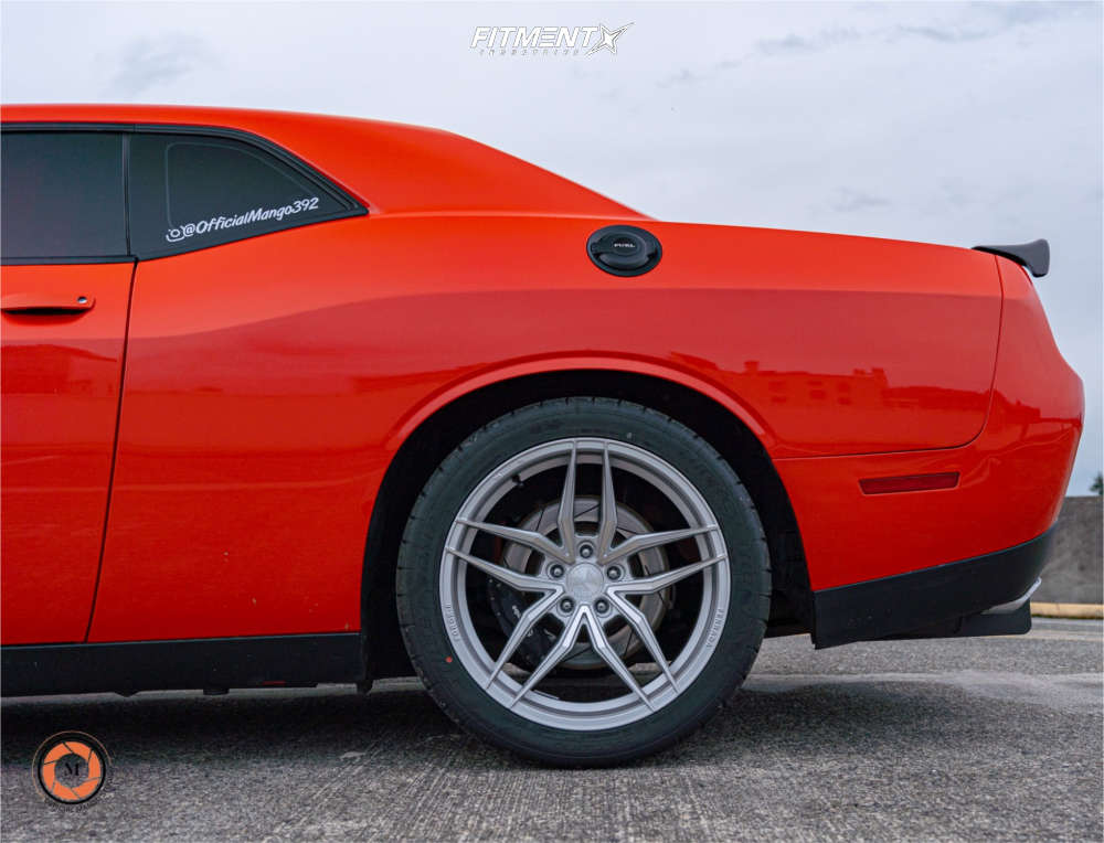 2020 Dodge Challenger R/T Scat Pack with 20x9 Ferrada F8-fr8 and
