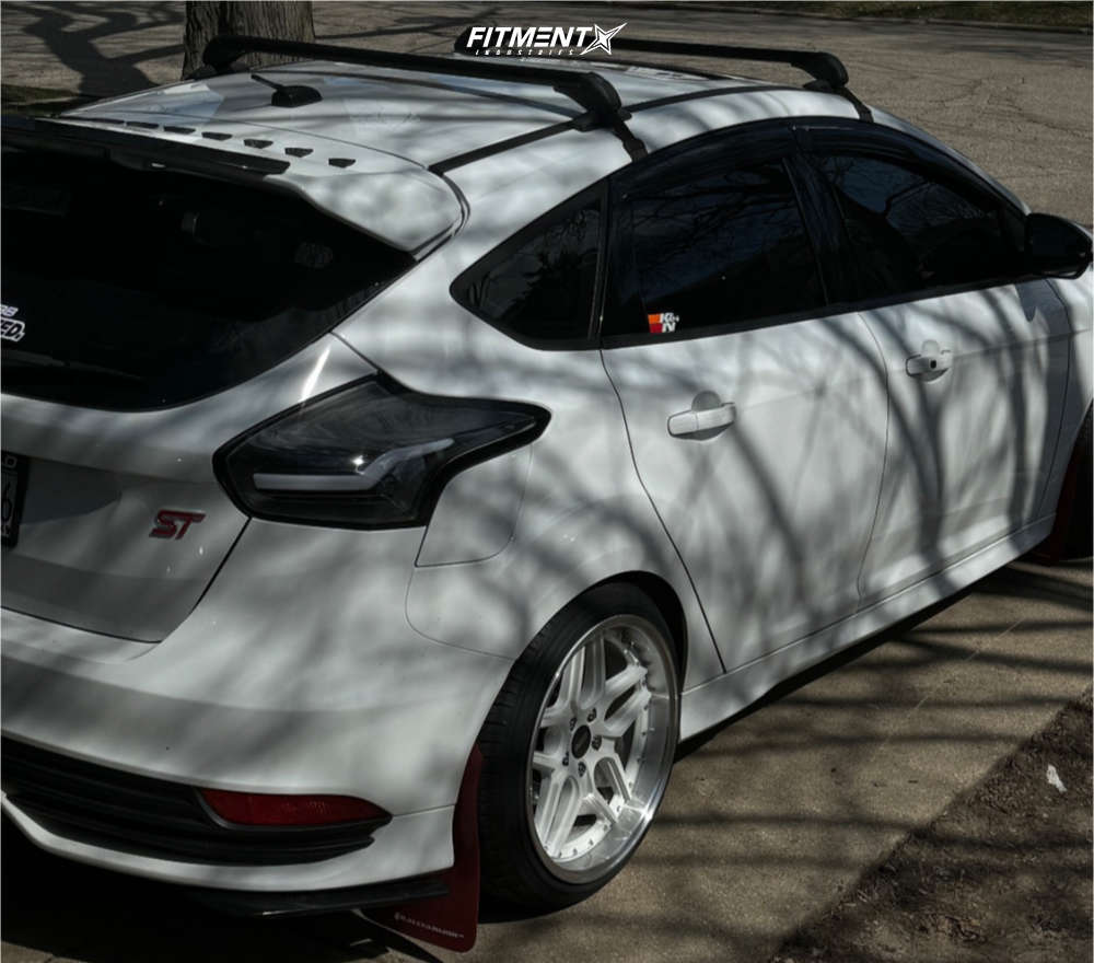 UNTRACE “focus with light” S/S Tee_A 2016 Ford Focus ST with 18x9.5 ESR Cs15 and Lexani 215x40 on