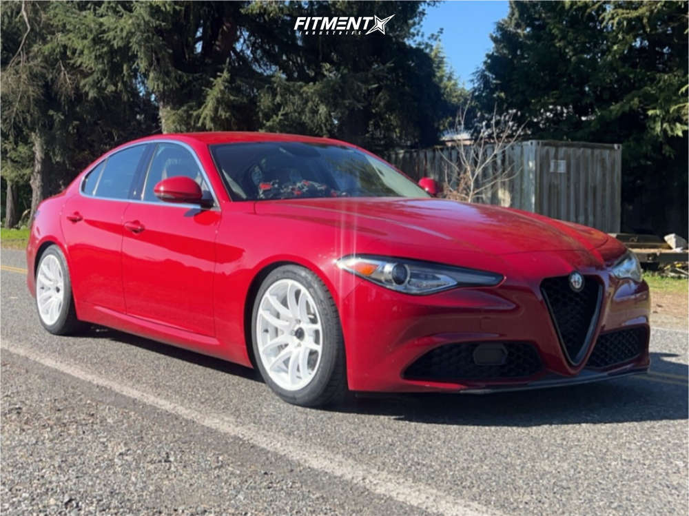 VOGTLAND スポーツスプリング　ALFA ROMEO GIULIA用 2017 Alfa Romeo Giulia Base with 18x9.5 Vors Tr4 and Continental