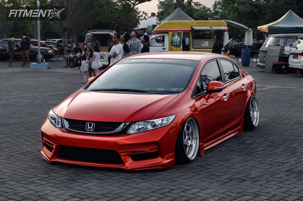 2014 Honda Civic Si with 18x10.5 CCW Lm5t and Accelera 225x35 on Air