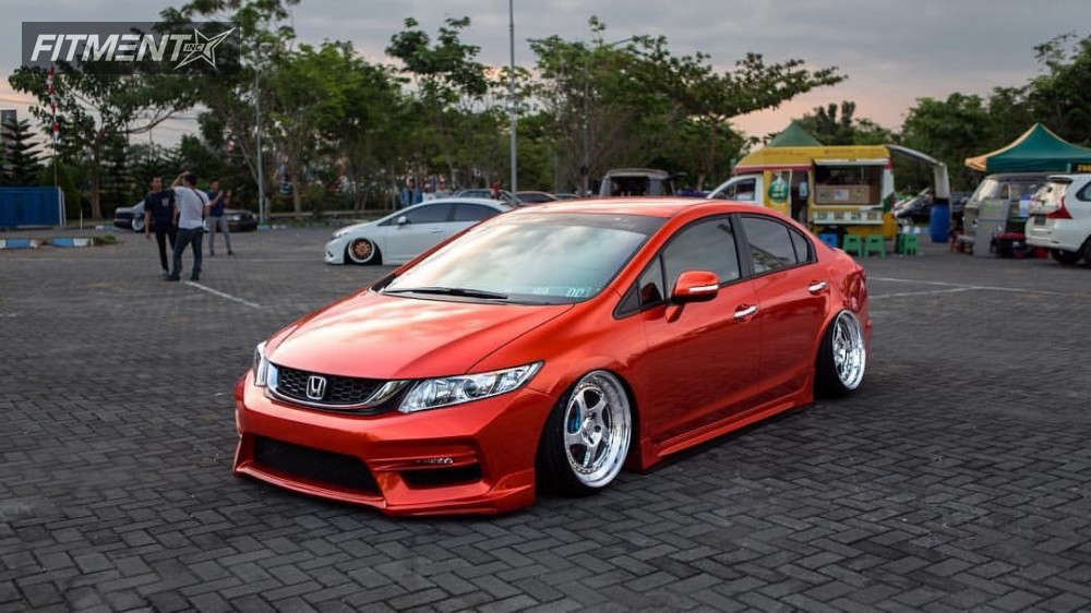 2014 Honda Civic Si with 18x10.5 CCW Lm5t and Accelera 225x35 on Air