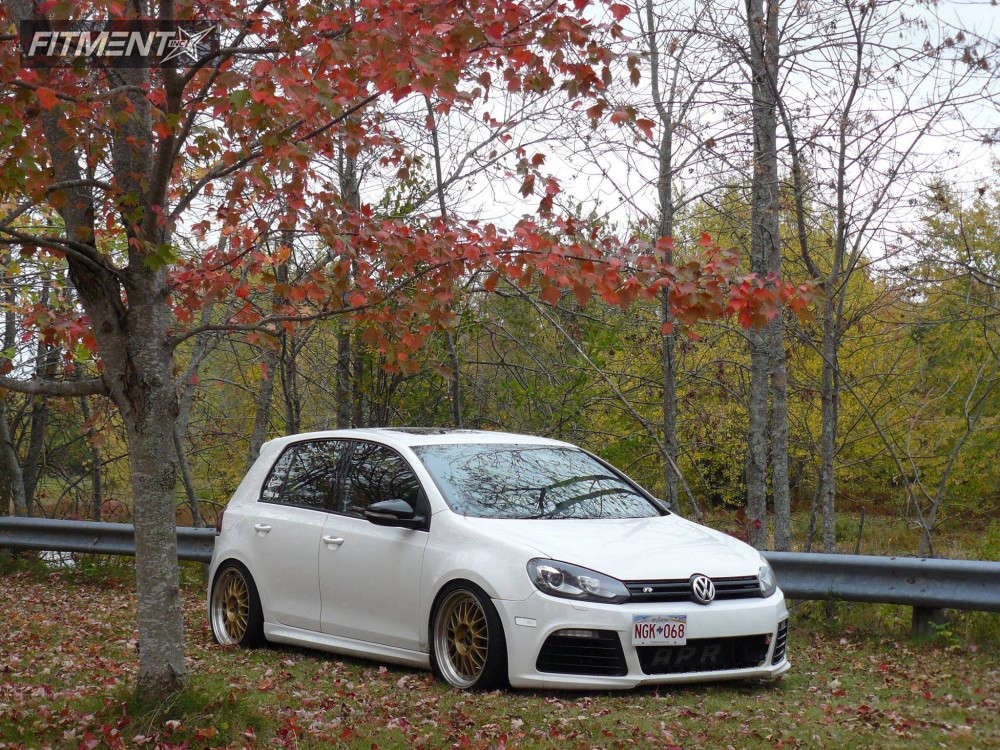 2012 Volkswagen Golf R Base with 18x9 Alzor 881 and Sailun