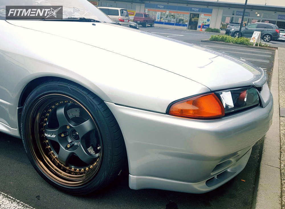1993 Nissan Skyline R32 Base with 18x10 Work Meister S1 3p and