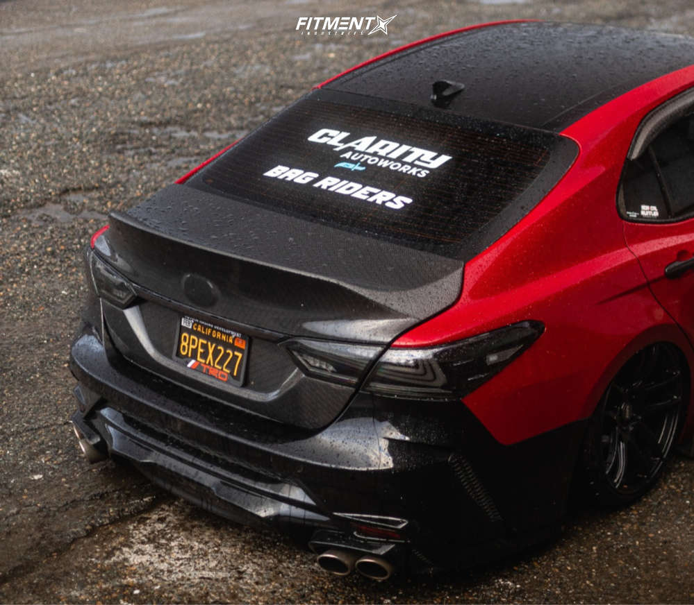 2020 Toyota Camry SE with 19x9.5 ESR Cs8 and Toyo Tires 225x35 on Air