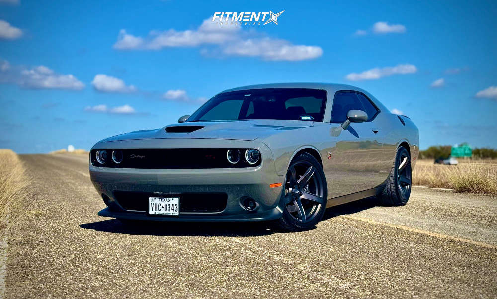 2023 Dodge Challenger R/T Scat Pack with 20x9.5 4Play OE Wheels