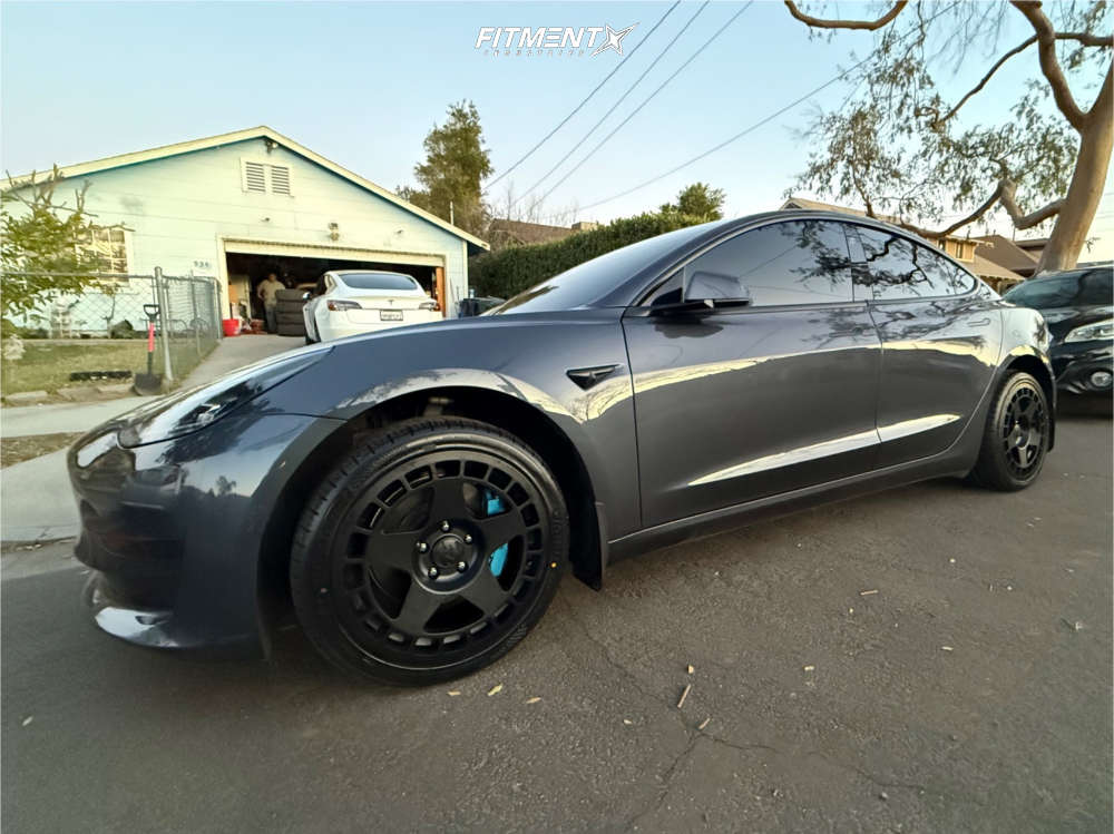 2021 Tesla 3 Standard Plus with 18x8.5 Fifteen52 Turbomac and