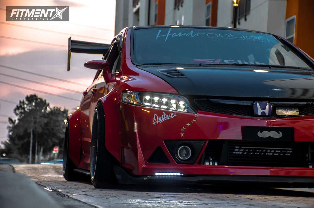 2008 Honda Civic Si with 18x11 Cosmis Racing XT-006R and