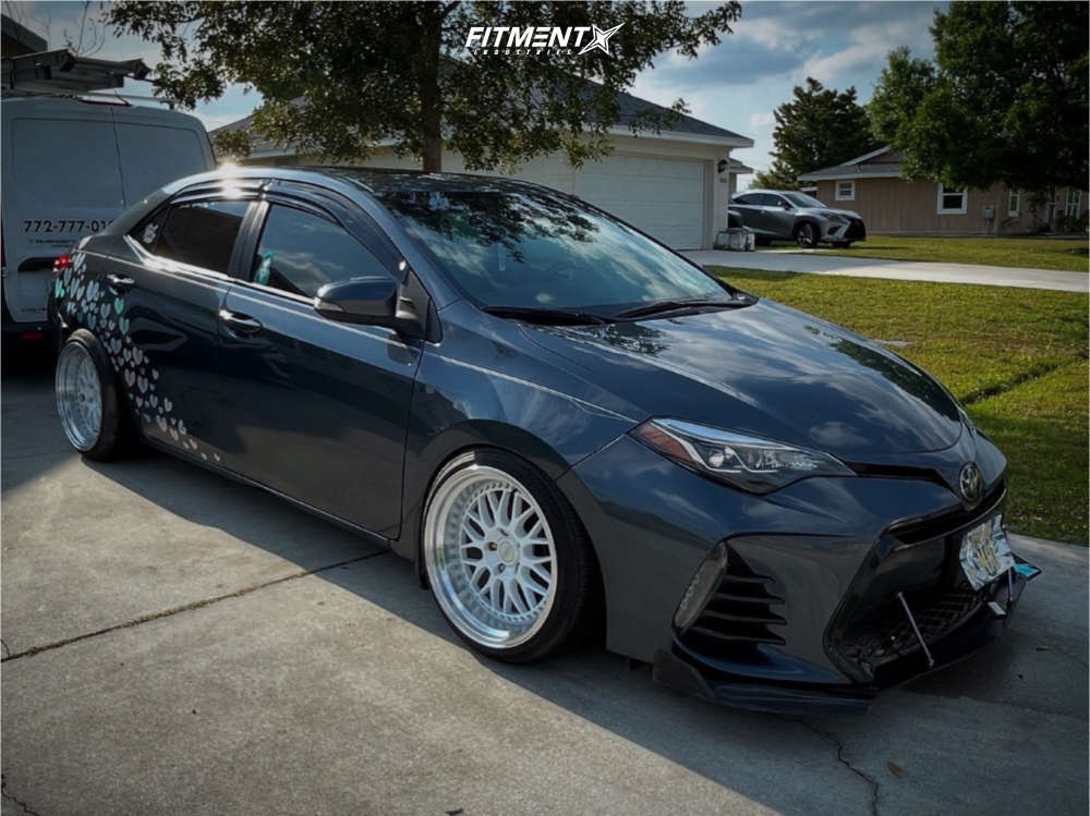 2018 Toyota Corolla SE with 18x9.5 ESR Sr01 and Lexani 225x40 on ...