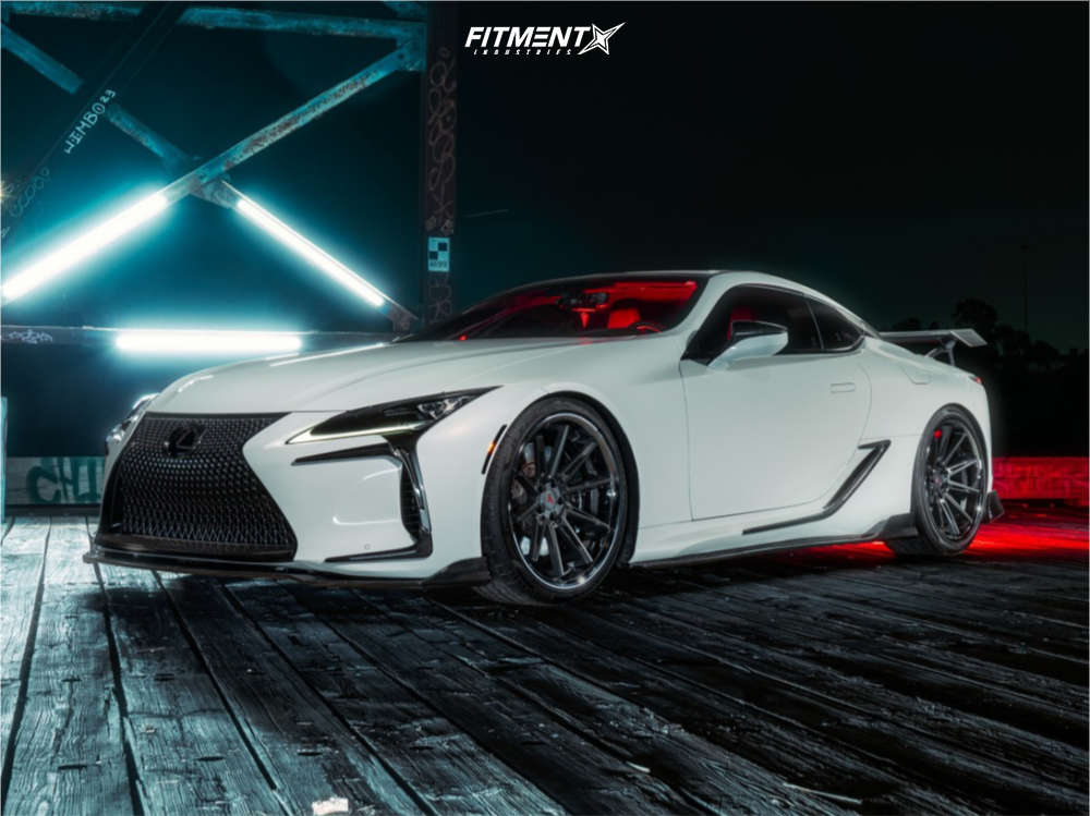 2022 Lexus LC500 Base with 22x9.5 Ferrada Cm2 and Pirelli 265x35