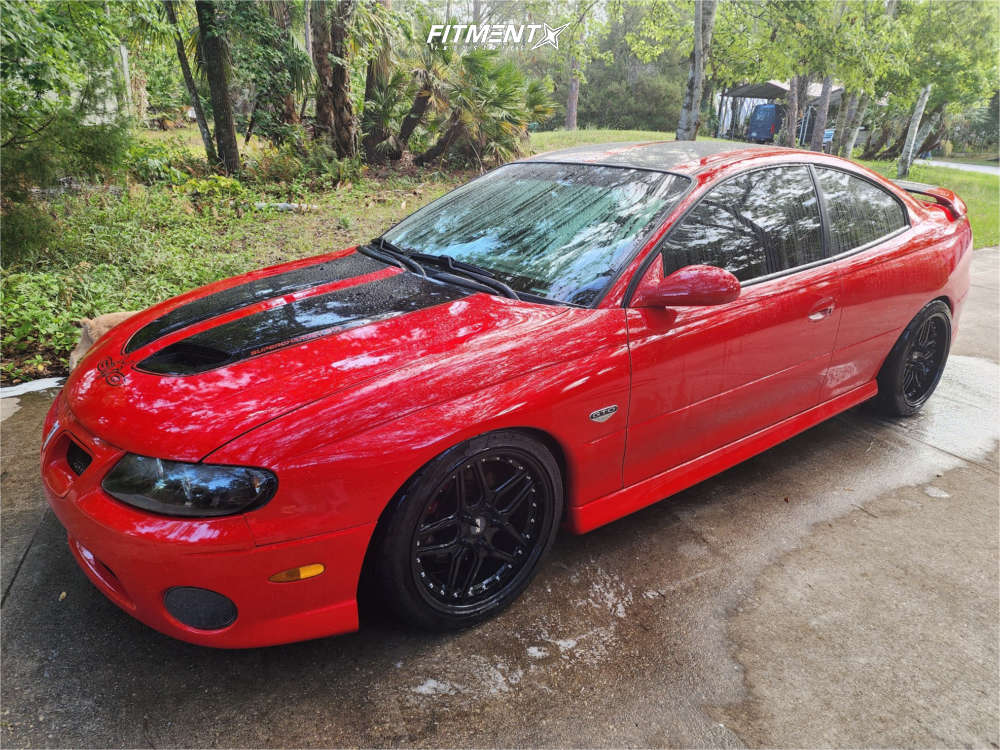 2005 Pontiac GTO Base with 18x8.5 ESR Cs15 and Accelera 235x40 on ...