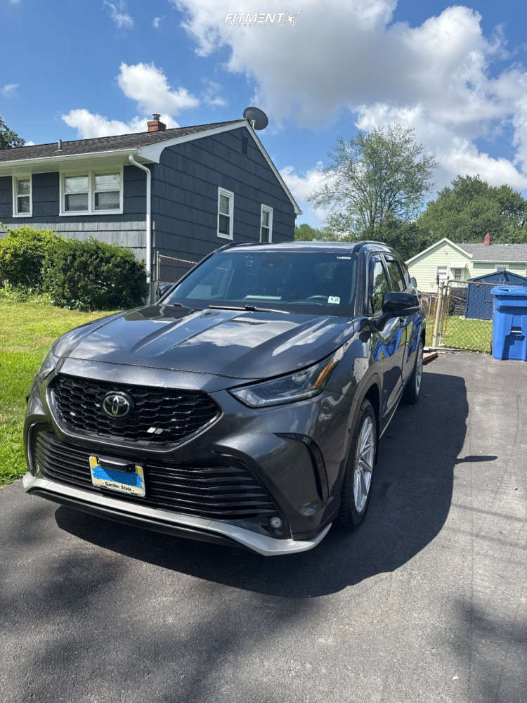 2022 Toyota Highlander XSE with 20x8.5 INOVIT Turbine Ii and