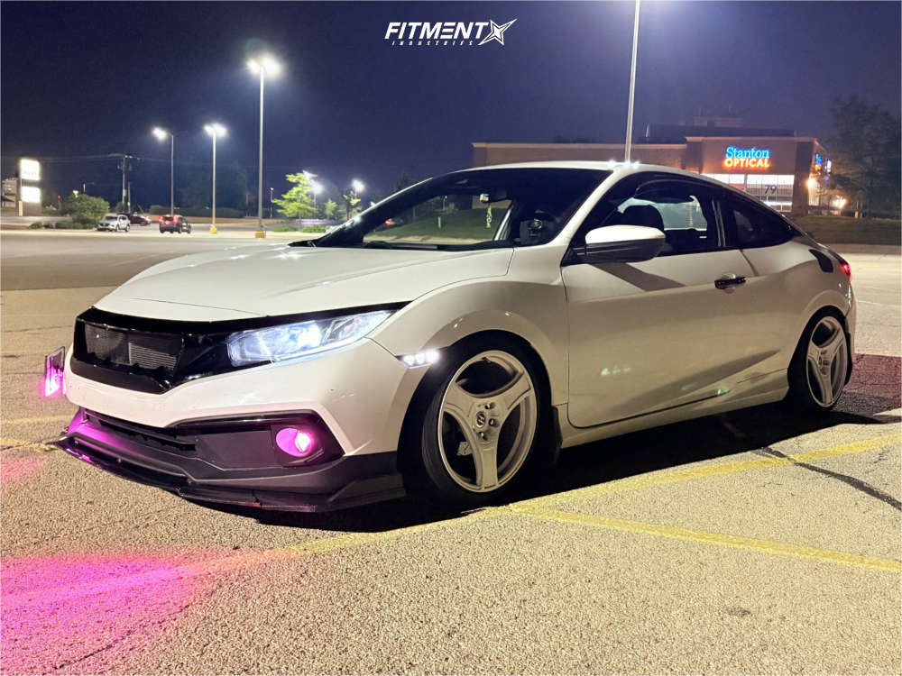 ホワイトホース　エキスポ’70 2020 Honda Civic Sport with 18x9.5 Heritage Bushido Monoc and Toyo