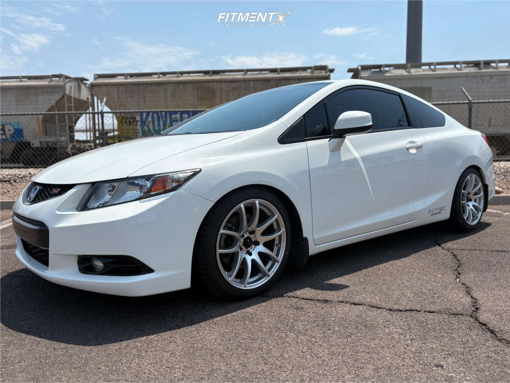 2013 Honda Civic Si with 17x8 Vors Tr4 and Falken 215x45 on