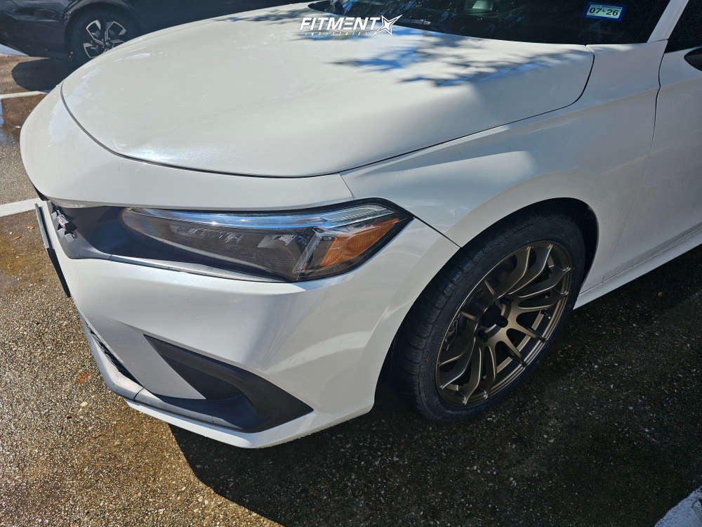 2024 Honda Civic Si with 18x8.5 AVID1 Av20 and Milestar 245x40 on Stock ...