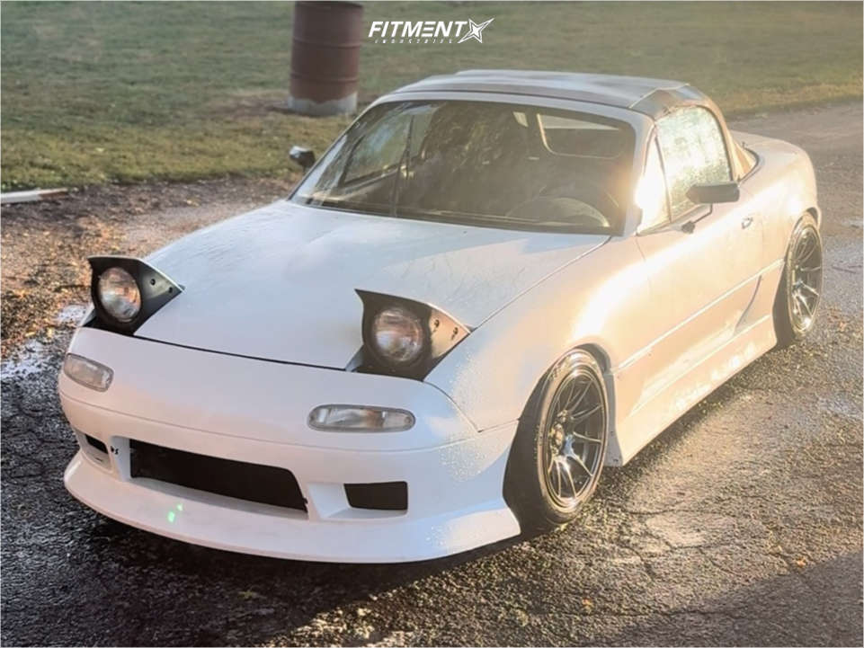 1990 Mazda Miata Base with 15x8 XXR 527 and Lexani 195x50 on