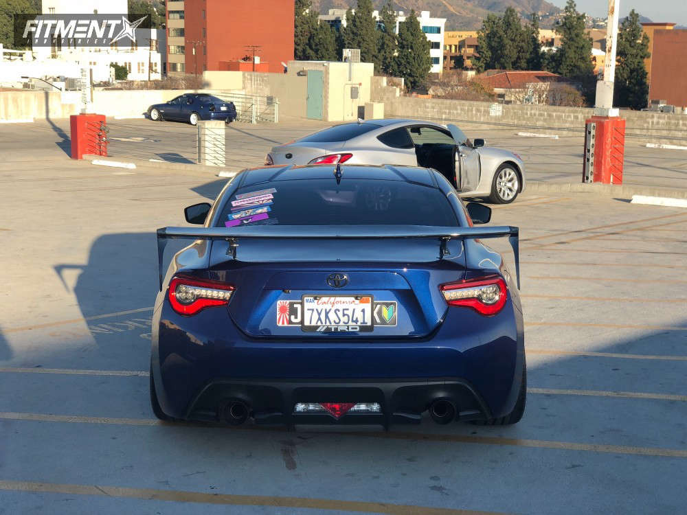 17 Toyota 86 Special Edition With 18x9 5 Gram Lights 57dr And Michelin 245x35 On Coilovers Fitment Industries