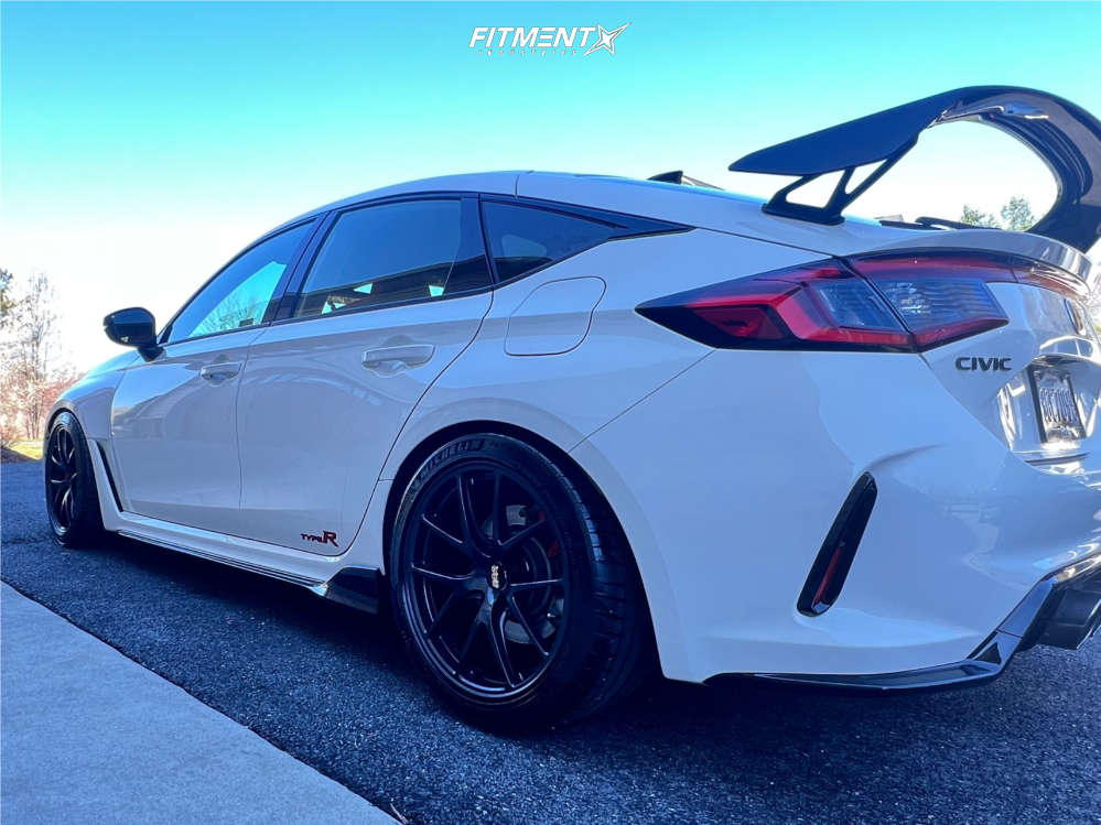 Type R 2024 Rear 2024 Honda Civic Type R with 18x9.5 BBS Ri-a and Michelin 275x35 on ...
