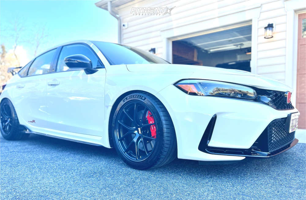 2024 Honda Civic Type R with 18x9.5 BBS Ri-a and Michelin 275x35 on ...
