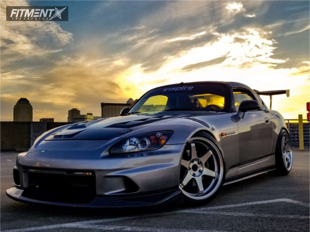 S2000用 食スト 2004 Honda S2000 Base with 18x9.5 Varrstoen Es2 and Dunlop 225x40