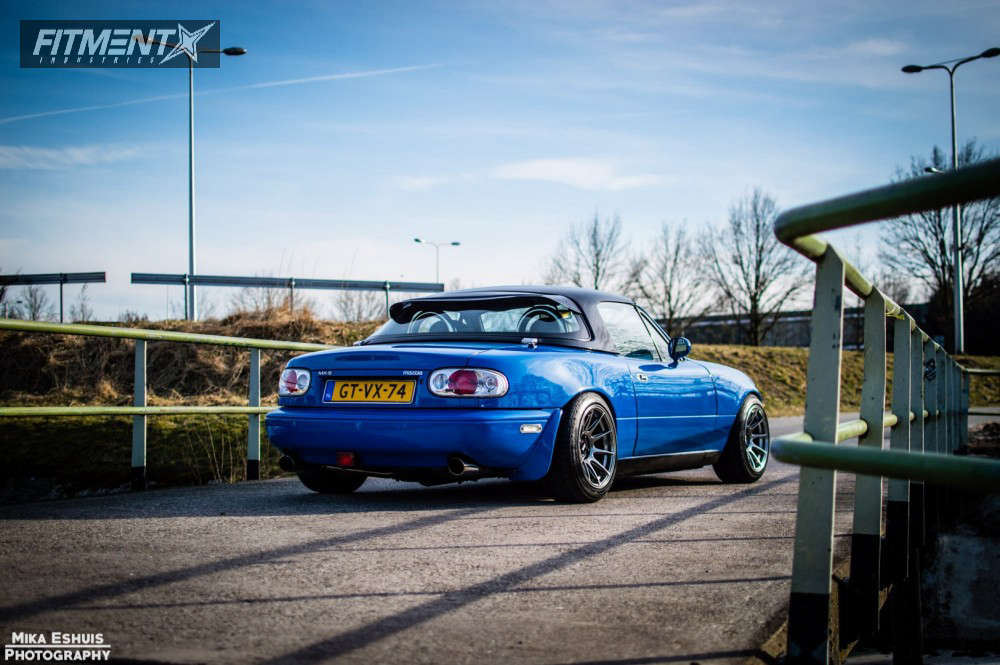 1993 Mazda MX-5 Miata with 15x8.25 XXR 527 and Toyo Tires 195x50