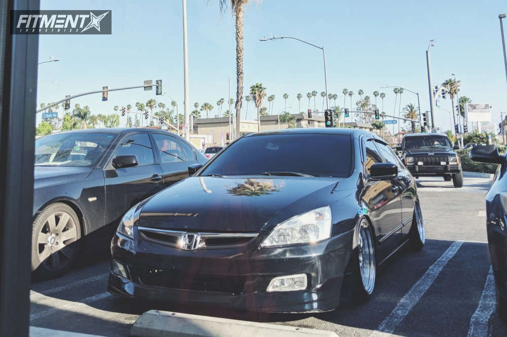2004 Honda Accord with 18x9.5 ESR Sr01 and Achilles 225x35 on Coilovers ...