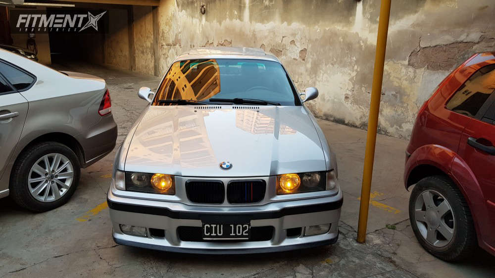 1998 BMW 328is with 17x7.5 BBS RC 041/042 and Dunlop 225x45 on Lowering ...