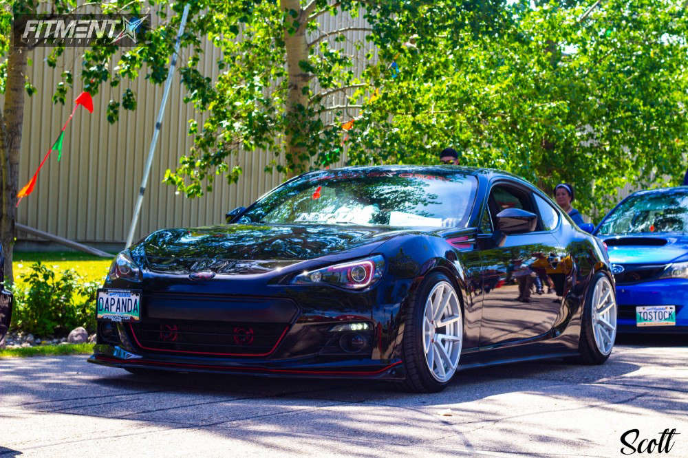 BRZページ 2016 Subaru BRZ with 18x8.5 35 Vors Tr4 and 225/40R18 Lexani